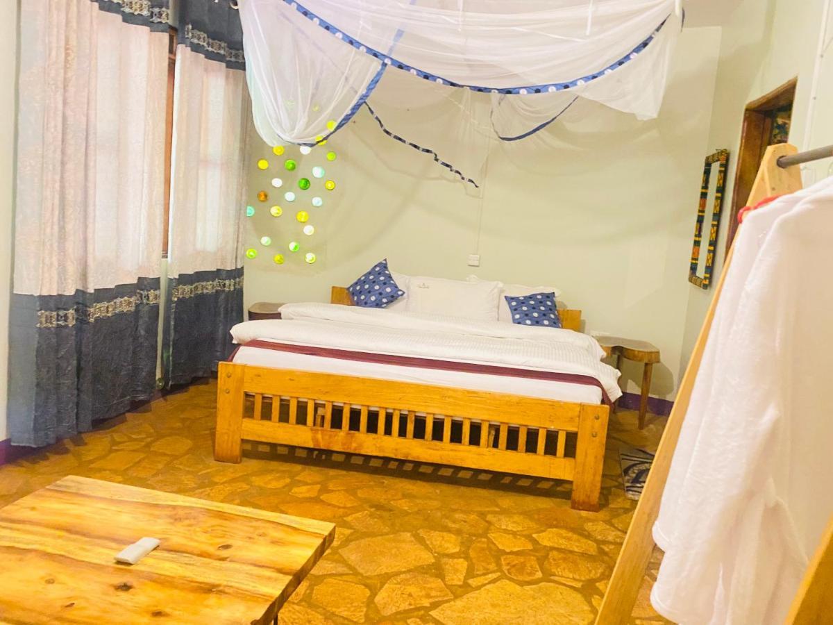Afro Smile Hotel & Guest House - Jinja Exterior foto