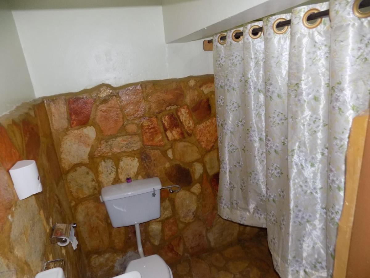 Afro Smile Hotel & Guest House - Jinja Exterior foto